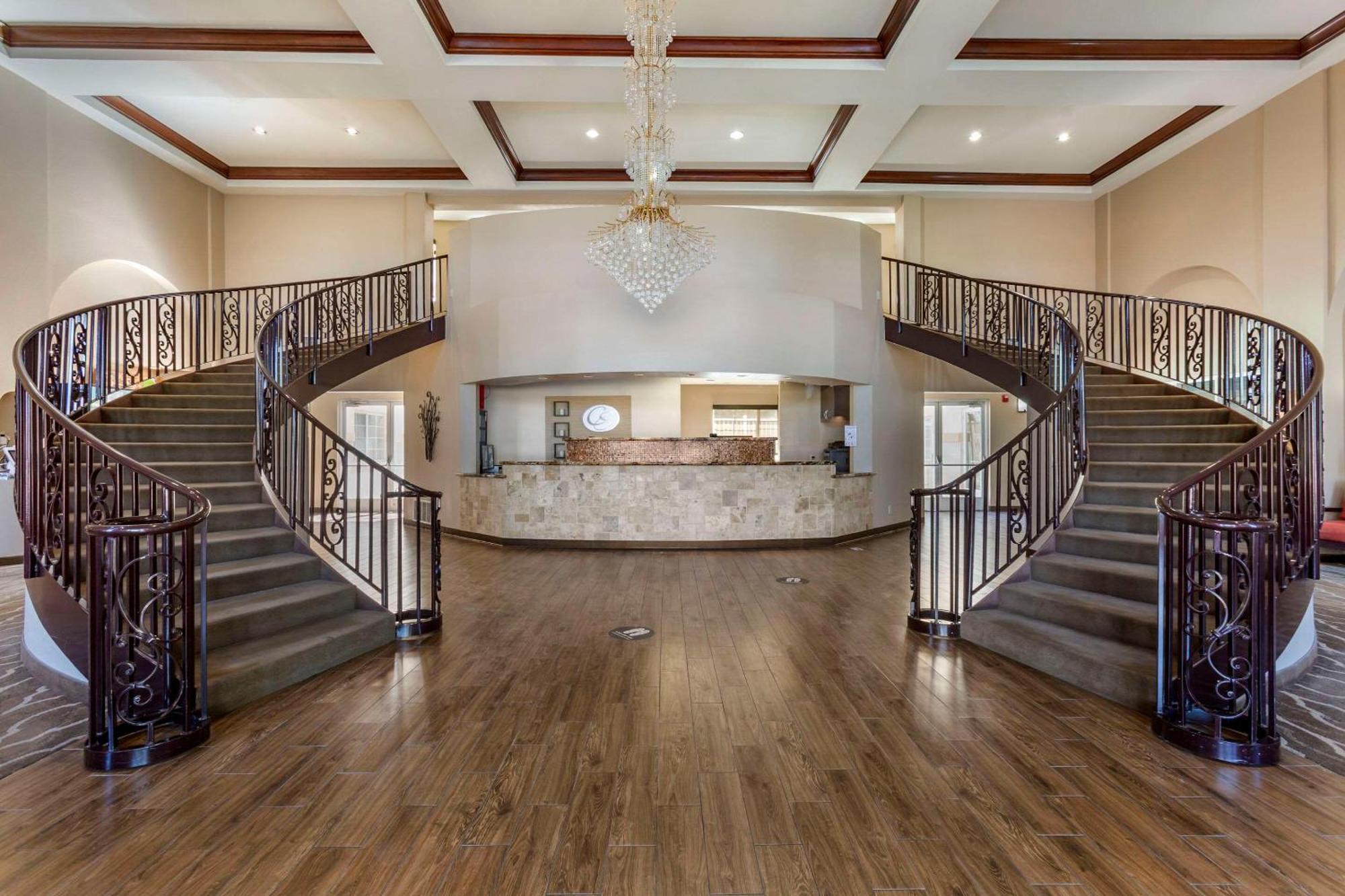 Comfort Phoenix Airport 3*