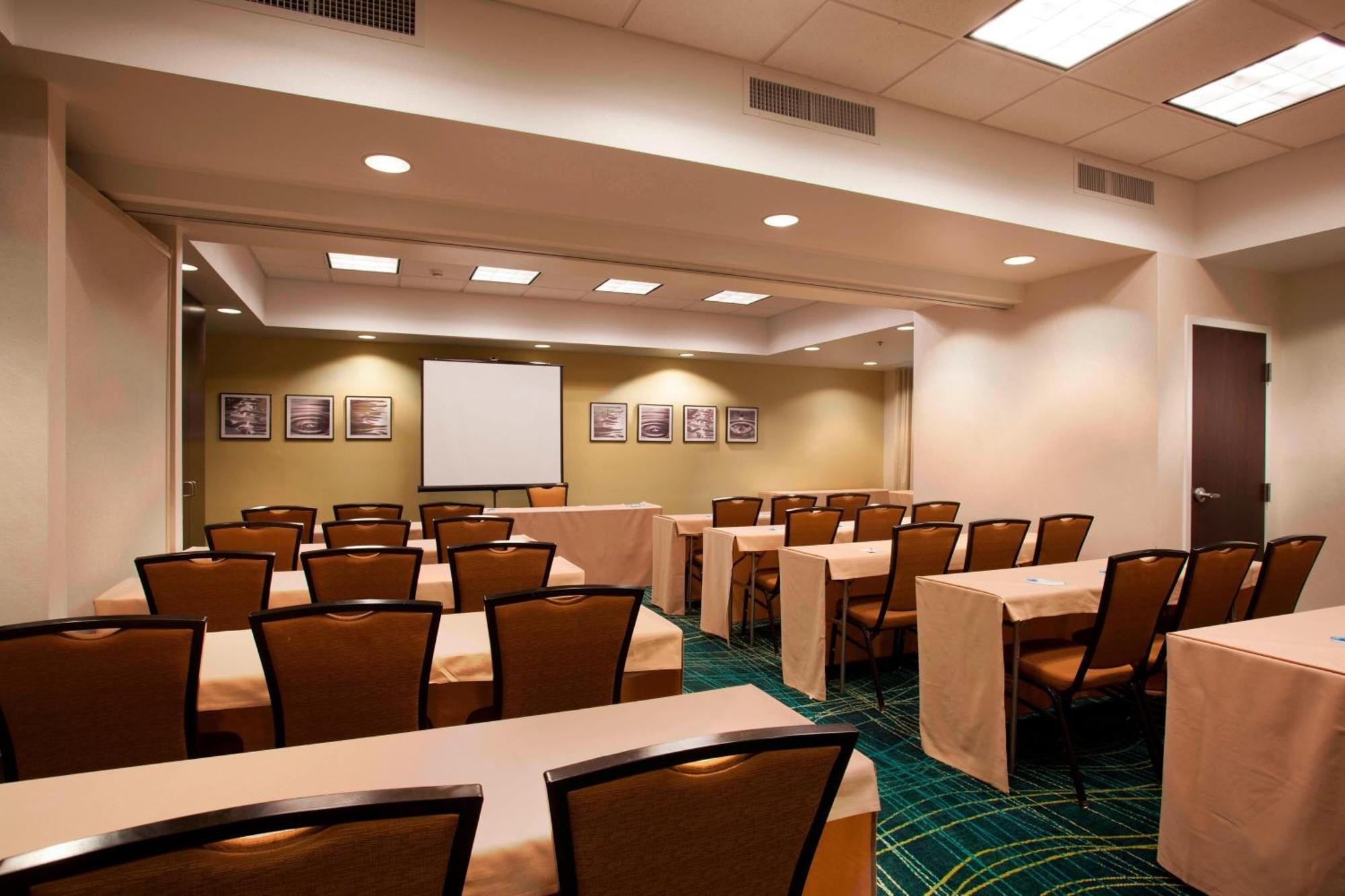 Springhill Phoenix Airport 3*