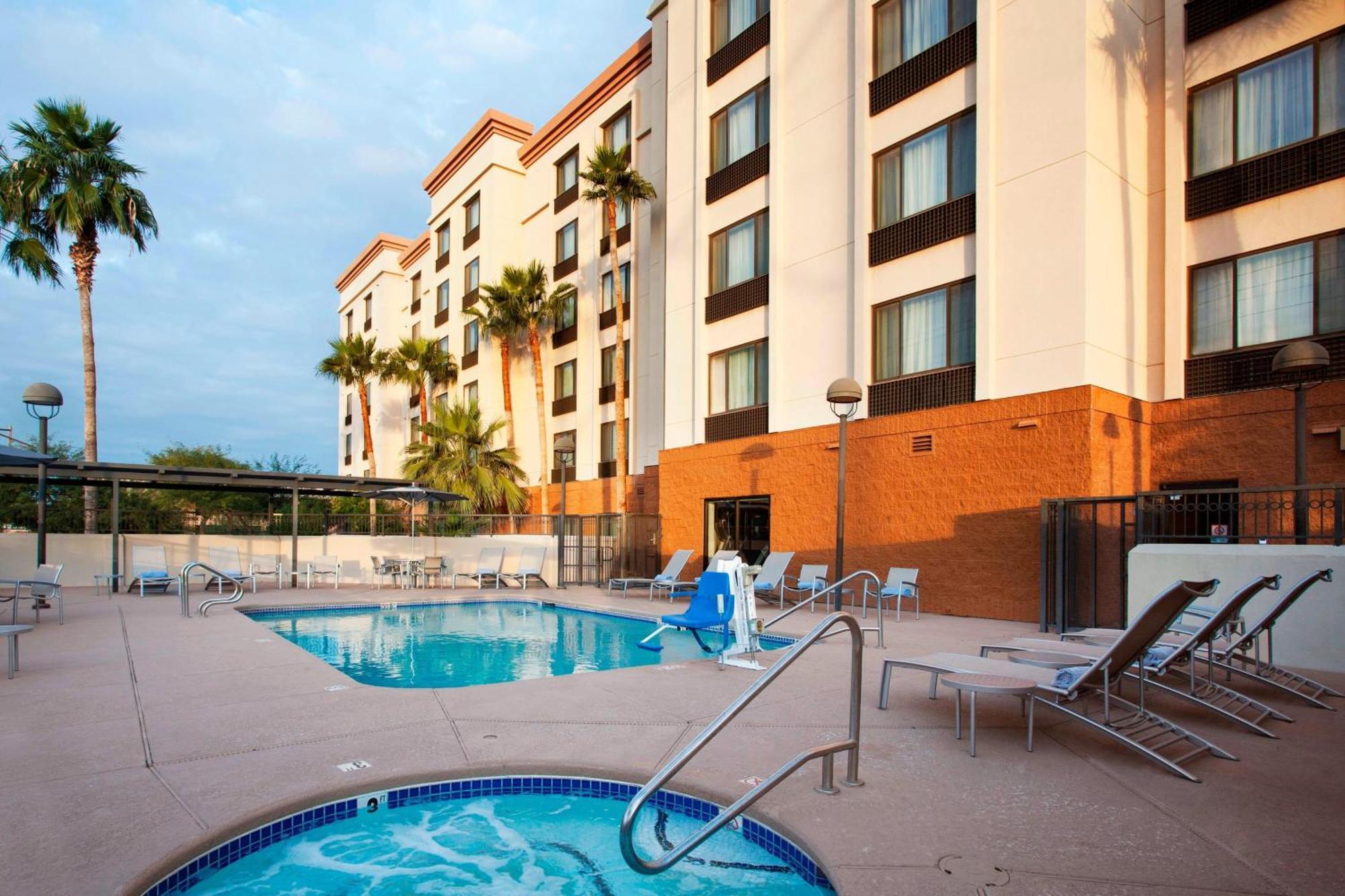 Hotel Springhill Phoenix Airport 3*