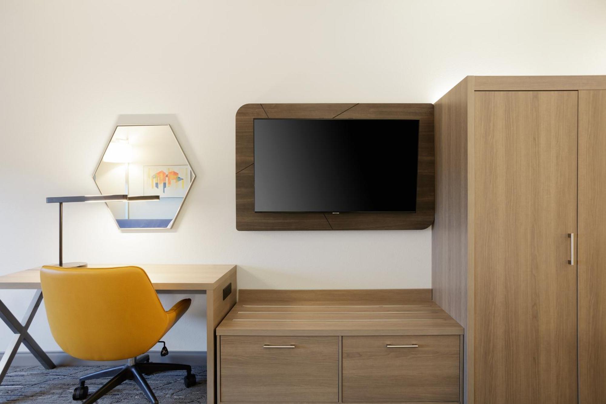 Express & By Ihg Nogales