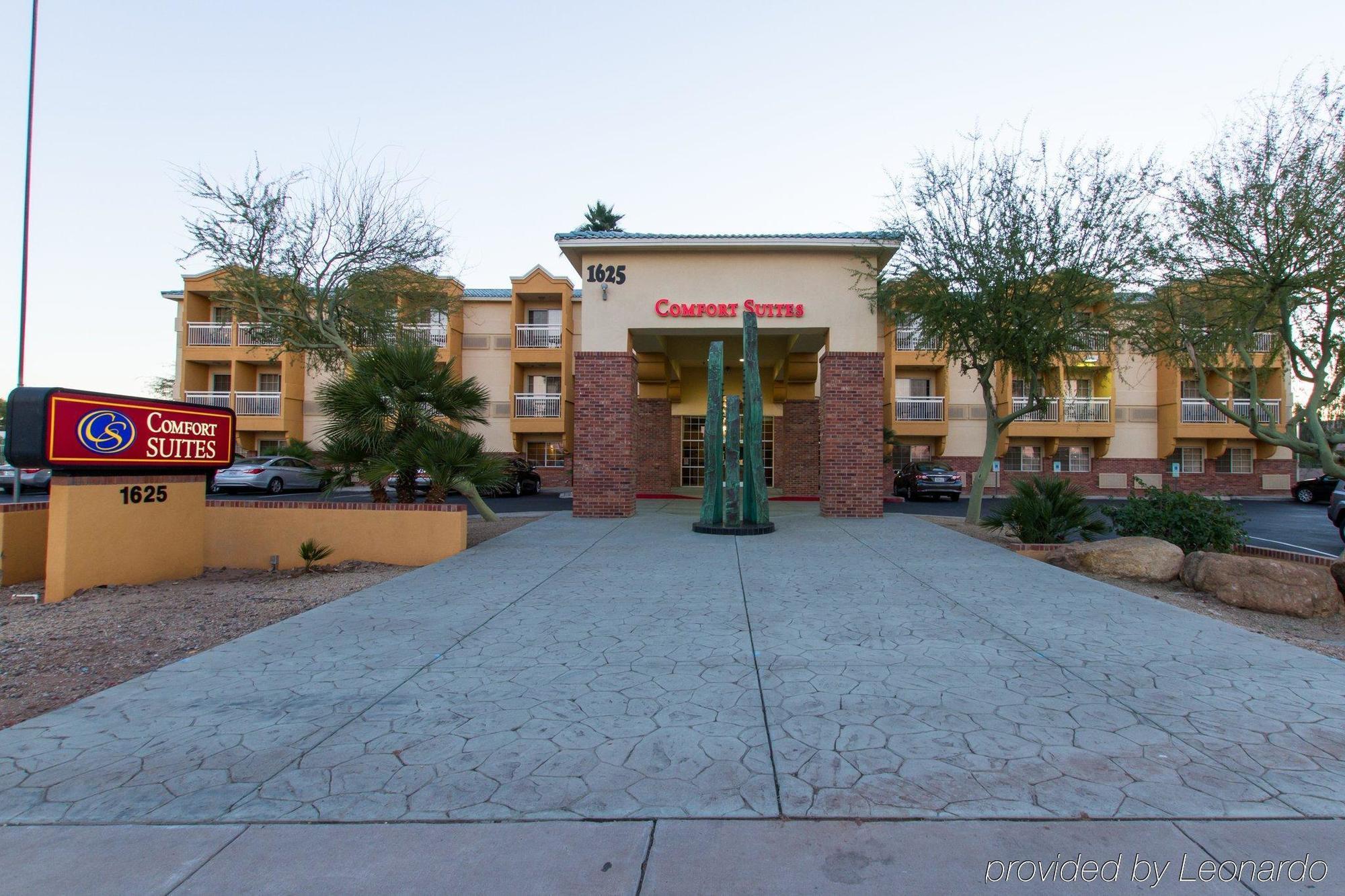 Comfort Phoenix Airport 3*