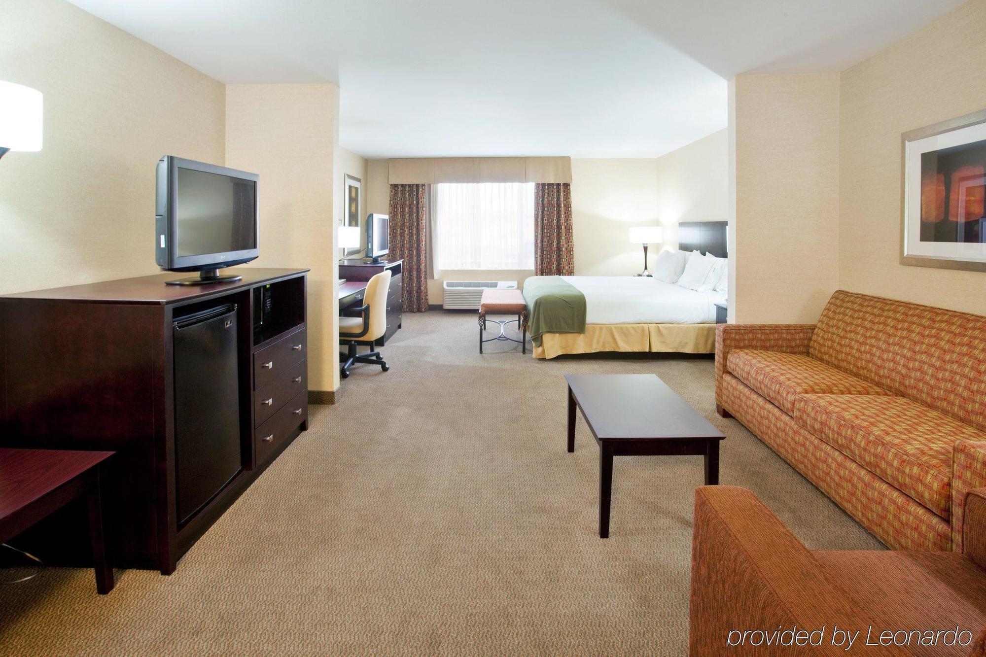 Hotel Express & By Ihg 3*