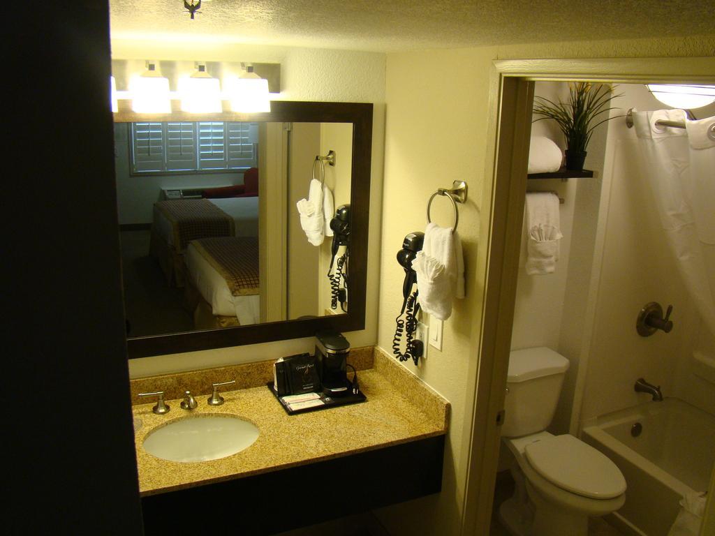Hotel Infinity & 3*