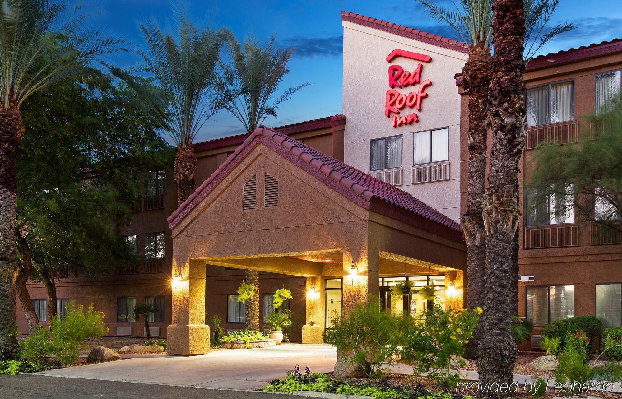 Red Roof Plus+ - Phoenix Airport