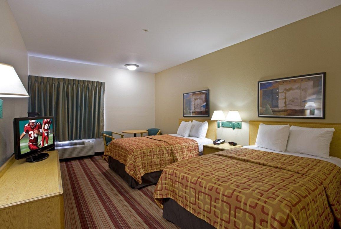 Hotel Red Roof Plus+ - Phoenix Airport Tempe