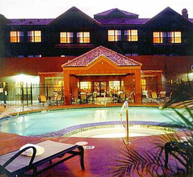 Hilton Garden Airport