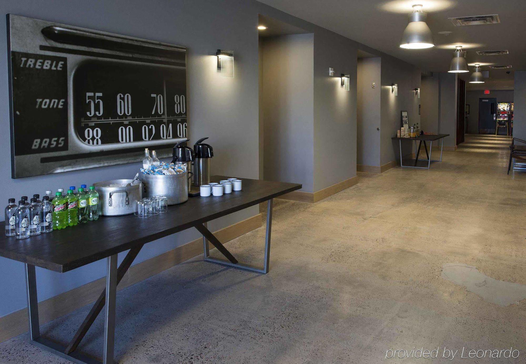 Moxy Phoenix Tempe/asu Area Hotel Tempe