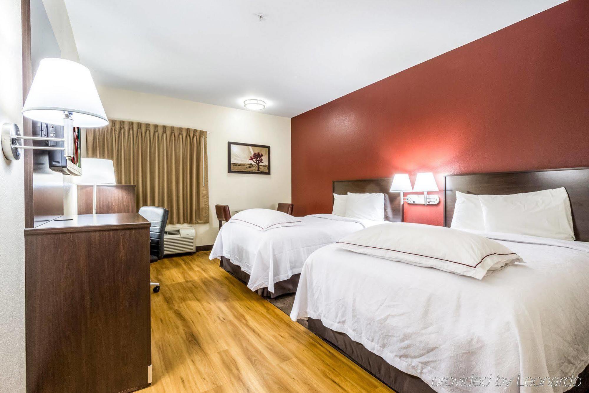 Hotel Red Roof Plus+ - Phoenix Airport 3*