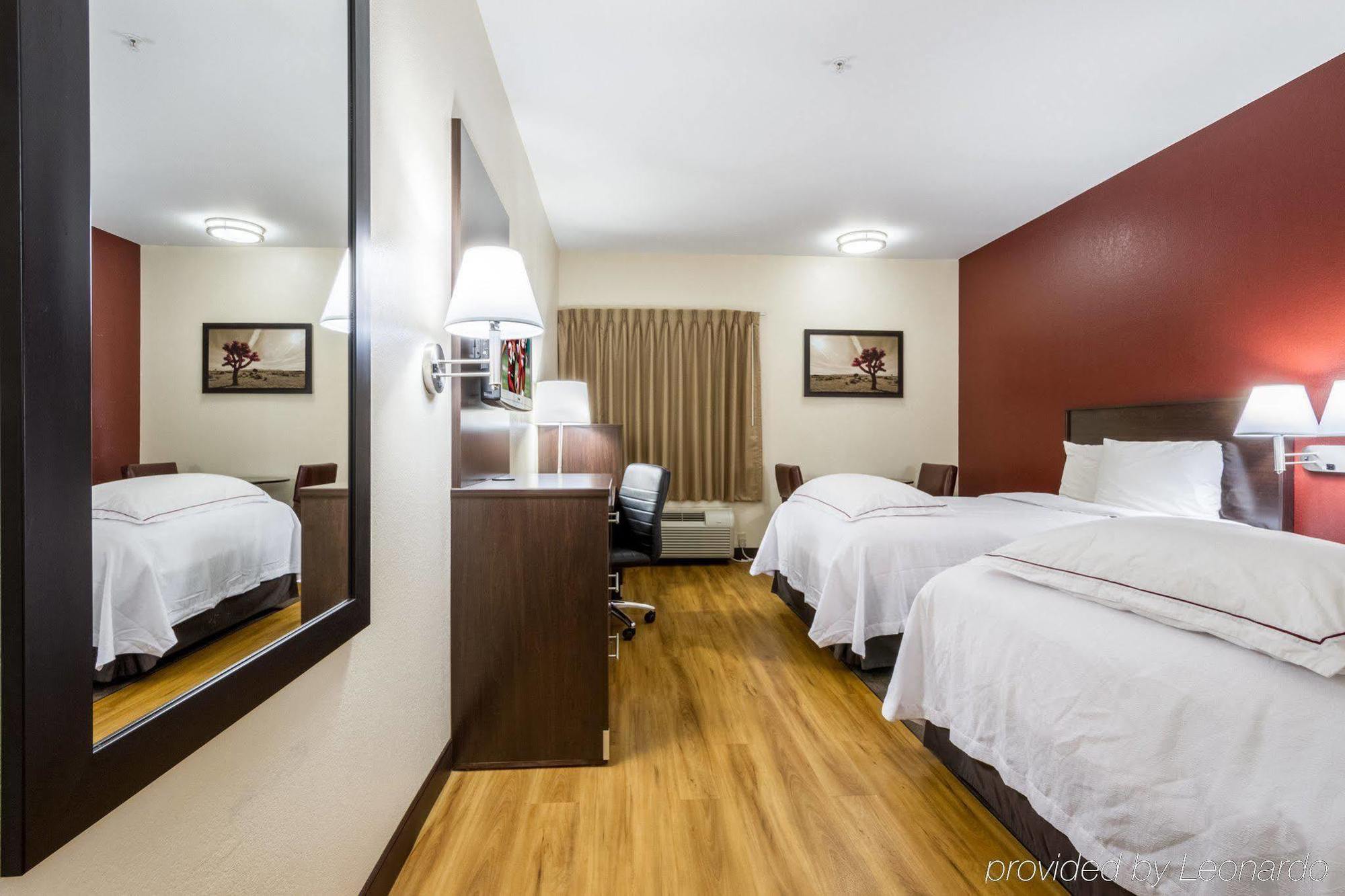 Hotel Red Roof Plus+ - Phoenix Airport Tempe