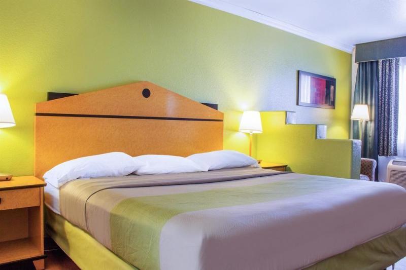 Hotel Infinity & 3*