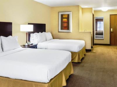 Hotel Express & By Ihg 3*