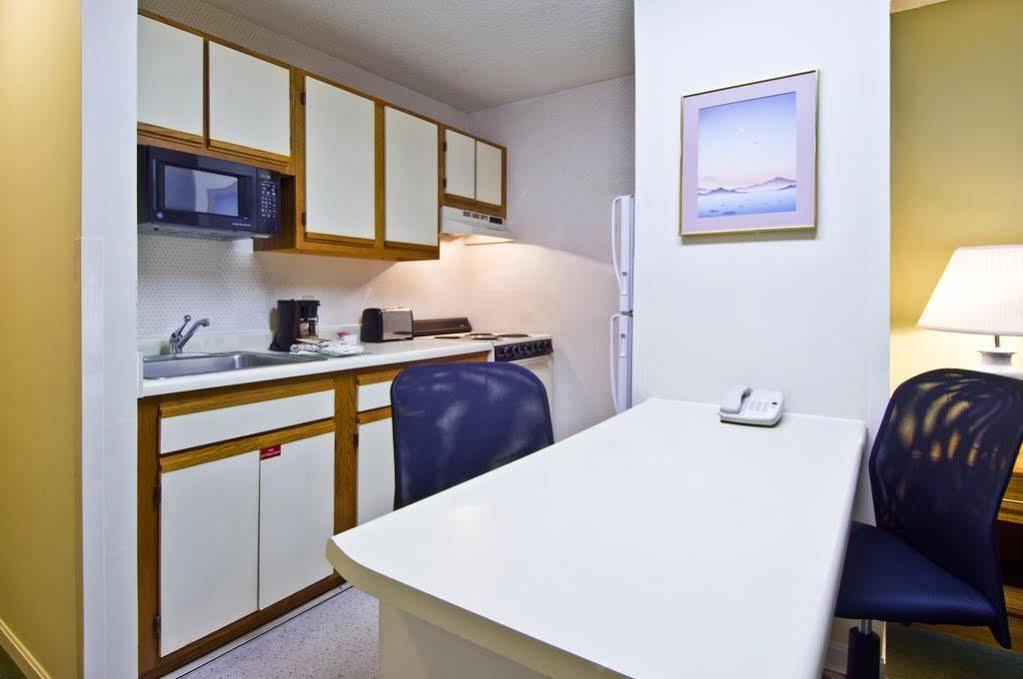 Extended America - - Midtown Hotel