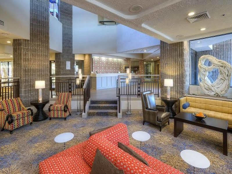 Hotel Doubletree By Hilton North