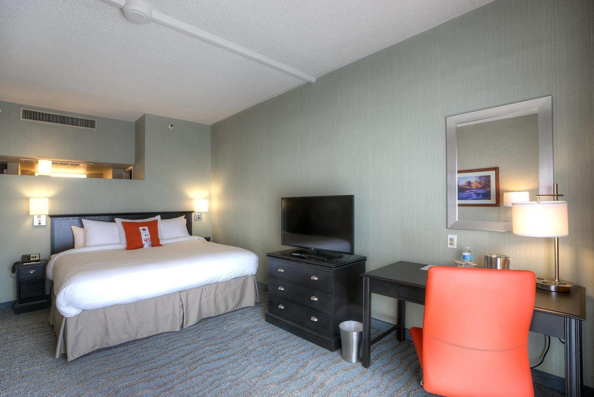 Doubletree By Hilton North Hotel