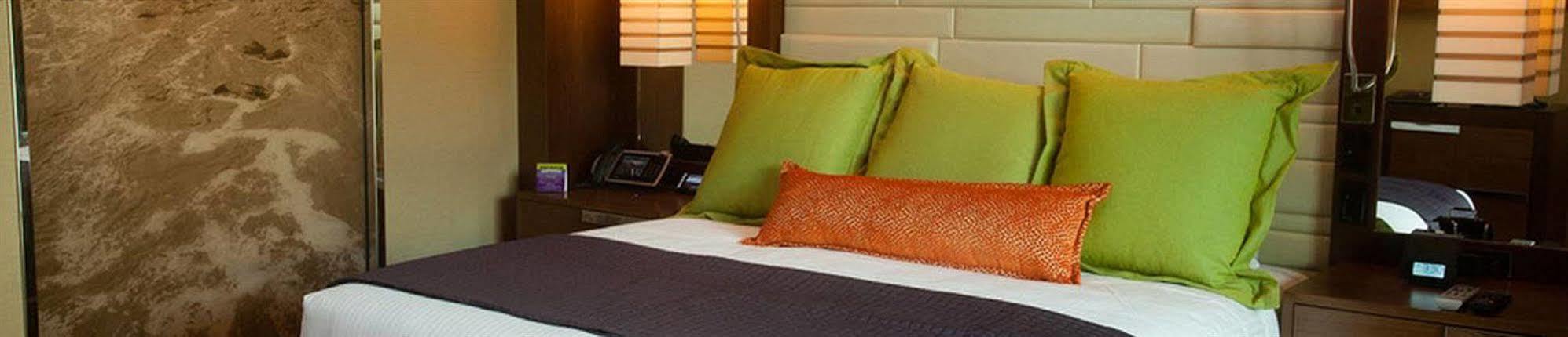 Hotel Vee Quiva & Casino 3*
