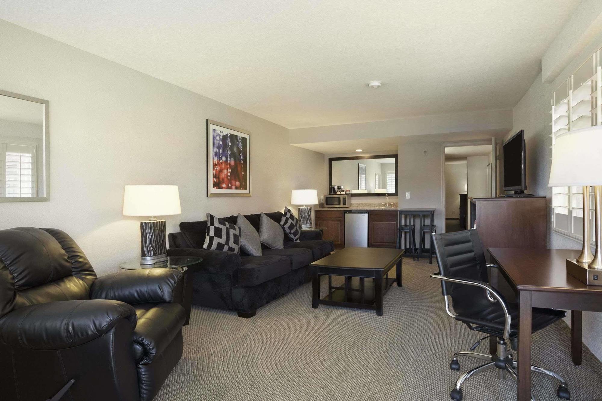 Hotel Infinity & Tempe