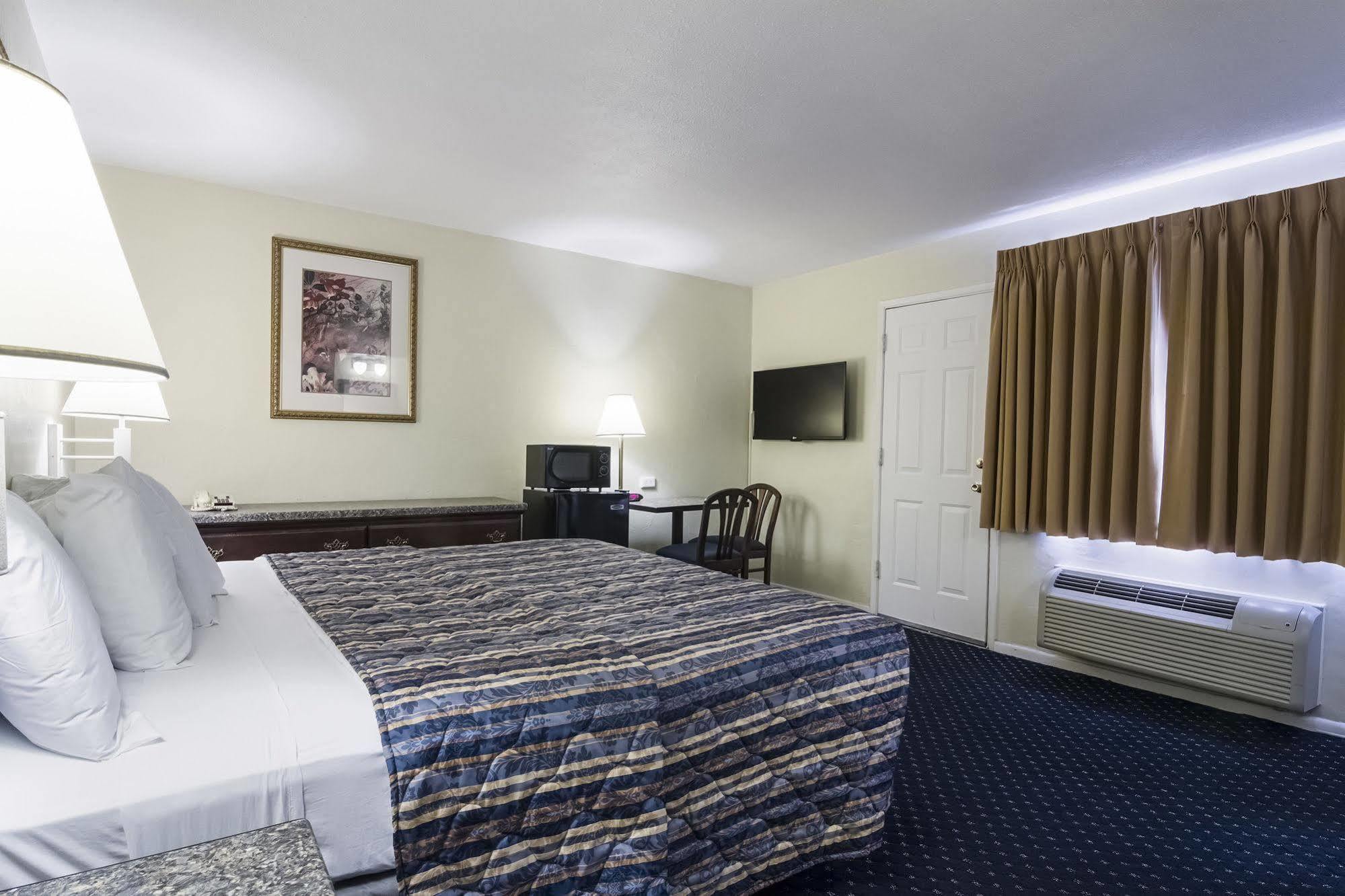 Central Phoenix Hotel Hotel