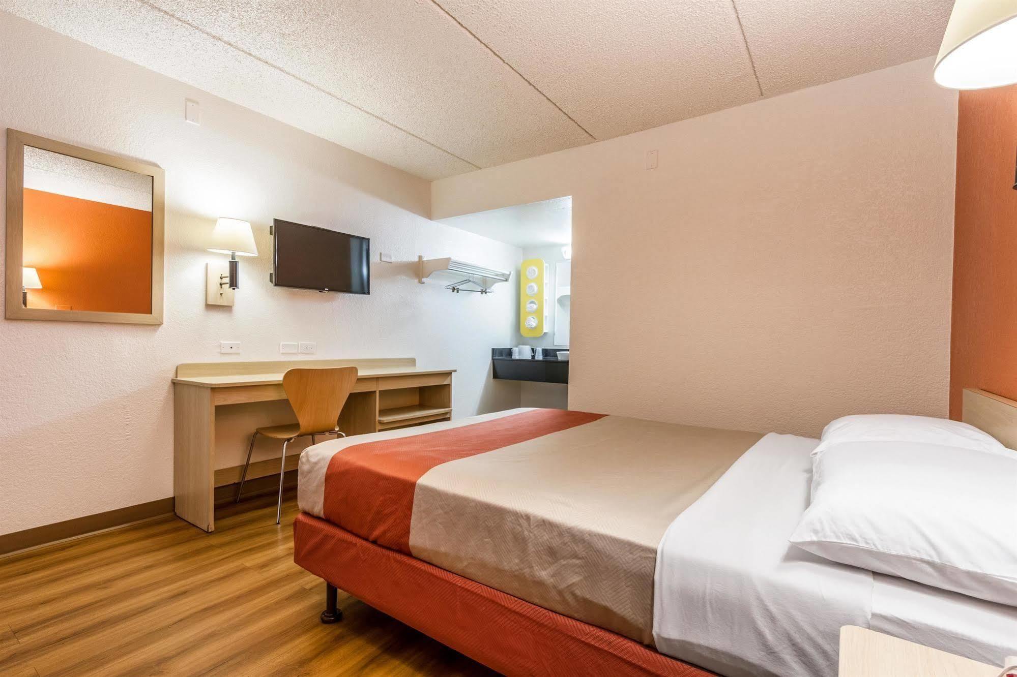 6 Tempe, Az Phoenix Airport Priest Dr Hotel 2*