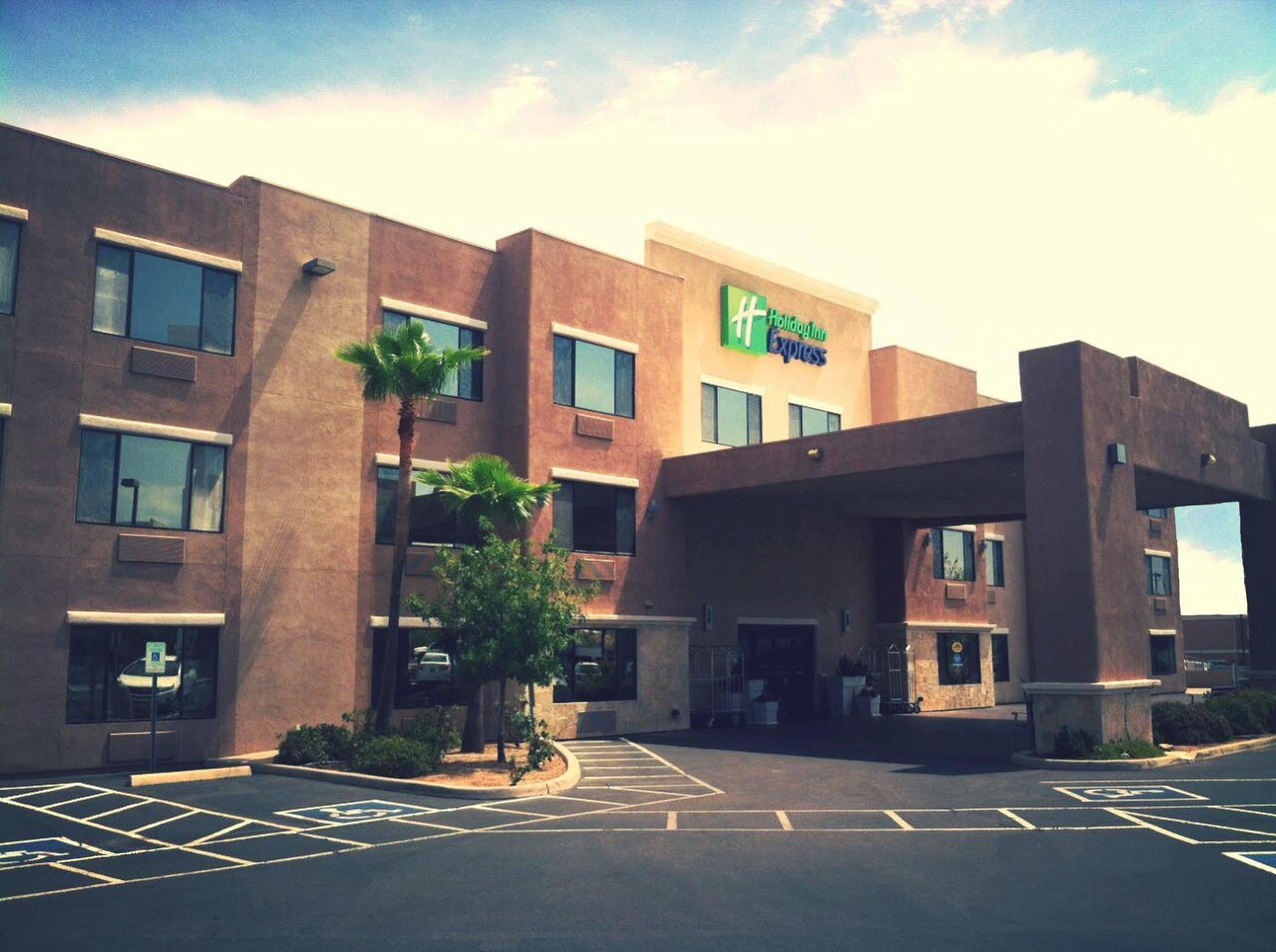 Hotel Express & By Ihg 3*