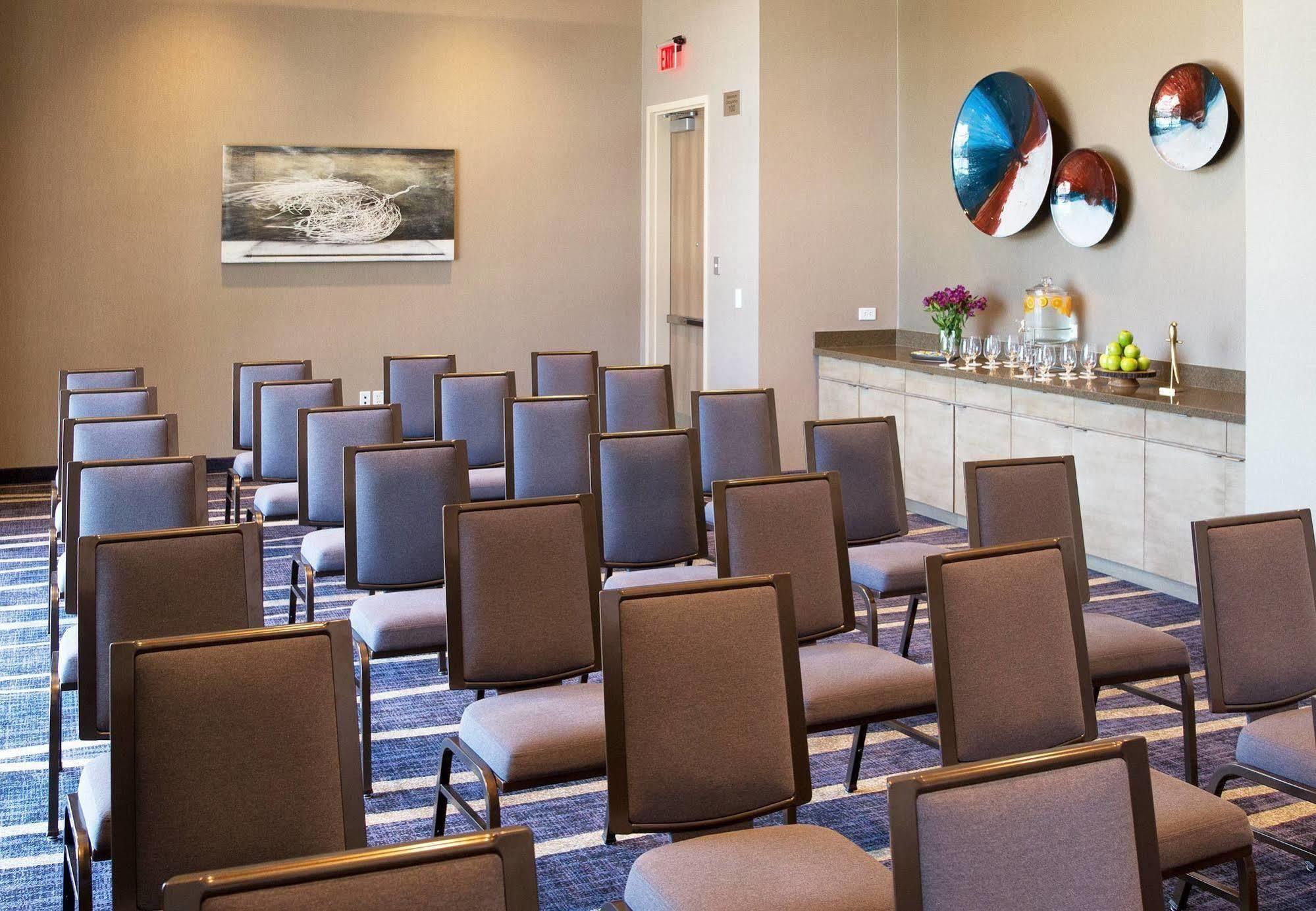 Hotel By Marriott Downtown 3*