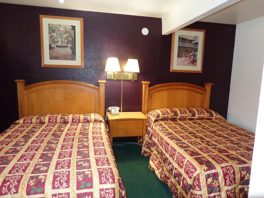 Knights At N Black Canyon Hwy Motel Phoenix