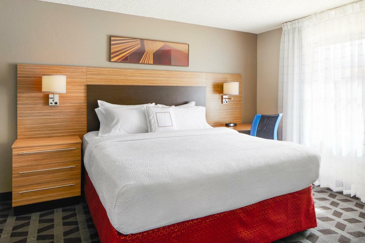 Towneplace At Arizona Mills Mall Hotel