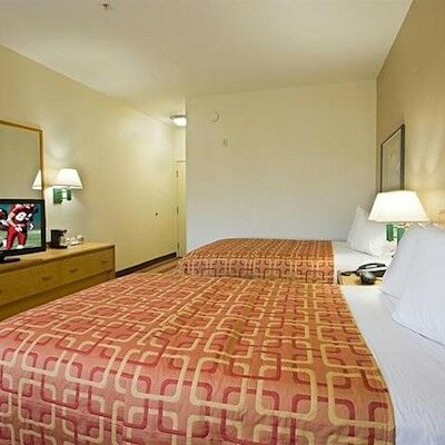 Red Roof Plus+ - Phoenix Airport 3* Tempe