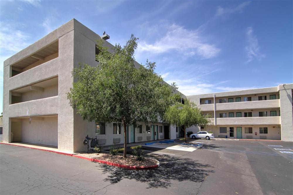 Hotel 6 Tempe, Az Phoenix Airport Priest Dr 2*
