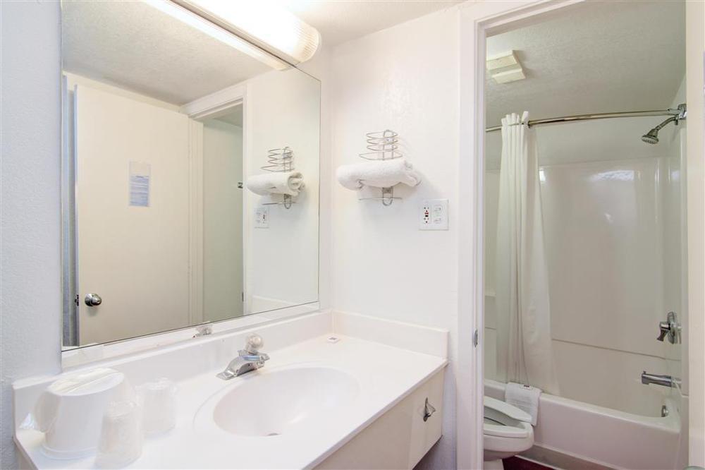 6 Tempe, Az Phoenix Airport Priest Dr Hotel 2*