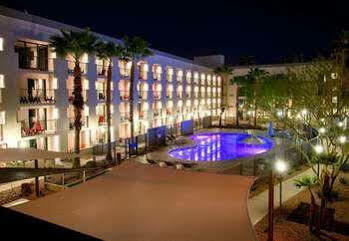 Moxy Phoenix Tempe/asu Area Hotel Tempe