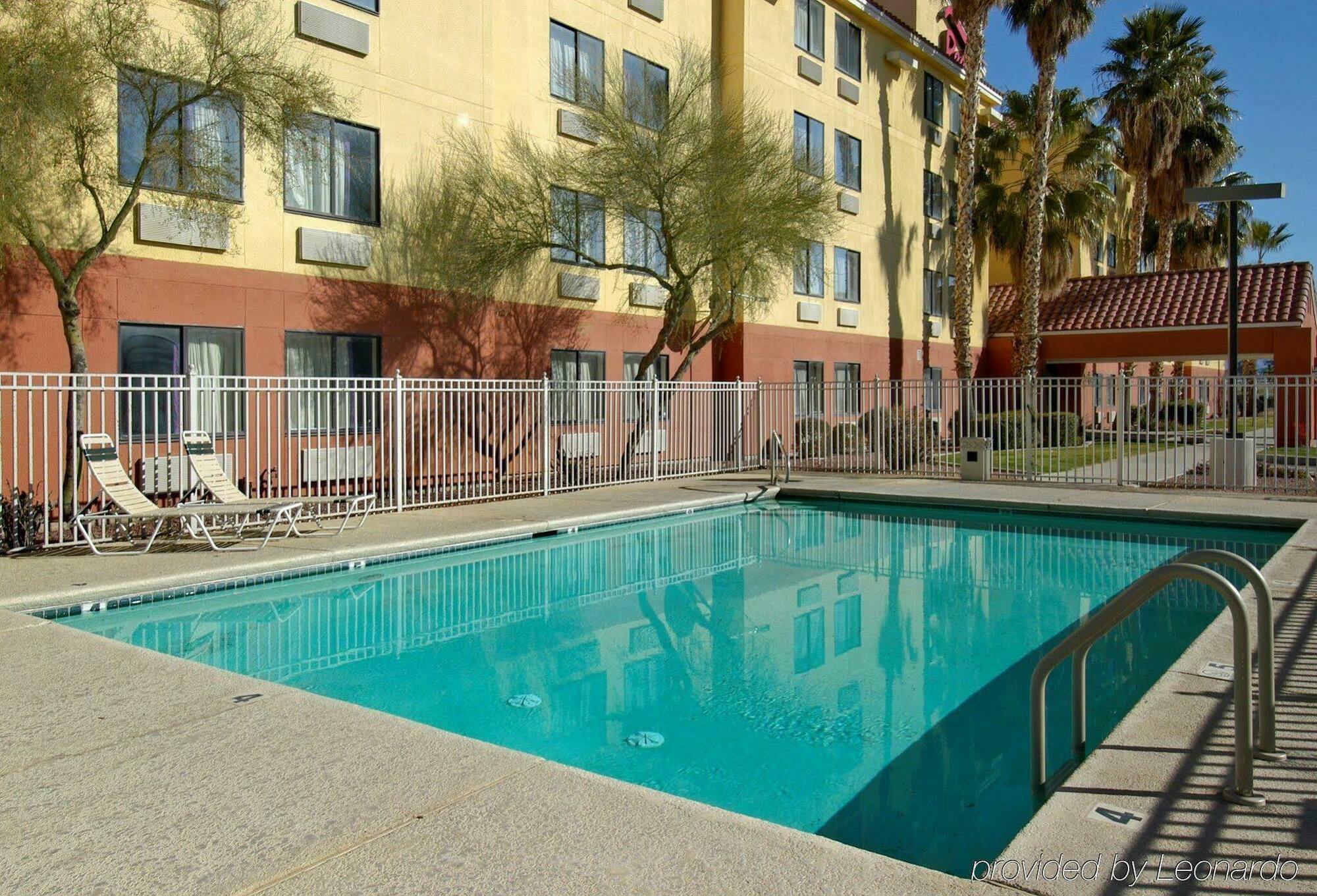 Hotel Red Roof Plus+ - Phoenix Airport