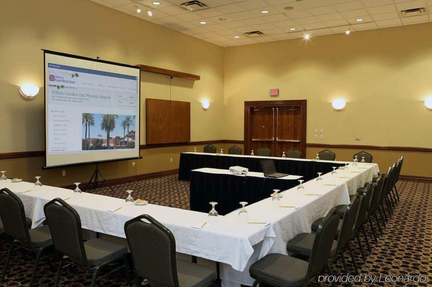 Hotel Hilton Garden Airport