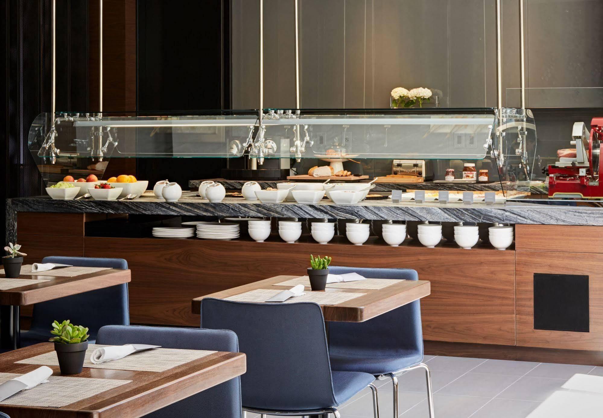 Ac By Marriott Phoenix Tempe/downtown 4*