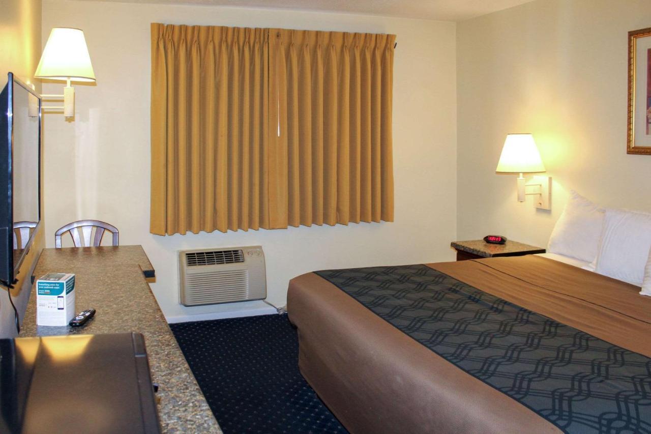 Central Phoenix Hotel