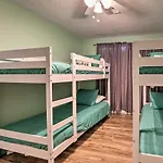 Updated Family Home - 2 Blocks To Colorado River!