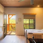 -Pet Friendly- Miners Cabin #5 -Two Double Beds - Private Balcony