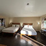 Timberlodge Inn