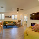 Old Town Cottonwood Cottage With Yard, Pets Welcome