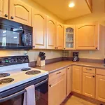 Hilltop Hideaway In Show Low With Mountain Views!