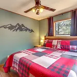 Hilltop Hideaway In Show Low With Mountain Views!