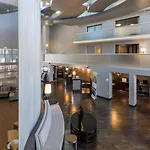 Holiday Inn And Suites Phoenix Airport North By Ihg