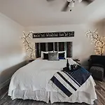 Woody Mountain Bed & Breakfast