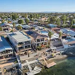 Riverfront Gem, Spa, Games, Bbq, Pet-Friendly!