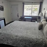 El Rancho Motel