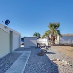 Bullhead City Home With Fire Pit - Walk To Co River!