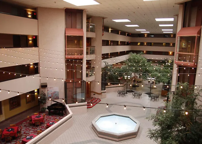 Ramada By Wyndham Viscount Suites Tucson East