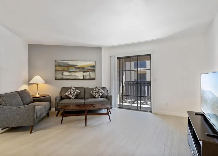 Newly Renovated 2Br Apartment W Pool By Stay Gia
