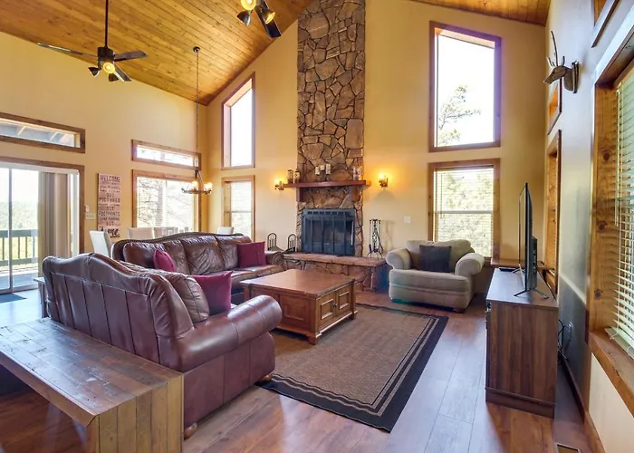 Hilltop Hideaway In Show Low With Mountain Views!