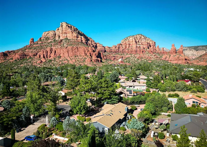 Crimson Canyon Home - Majestic Nature Southwest Charm