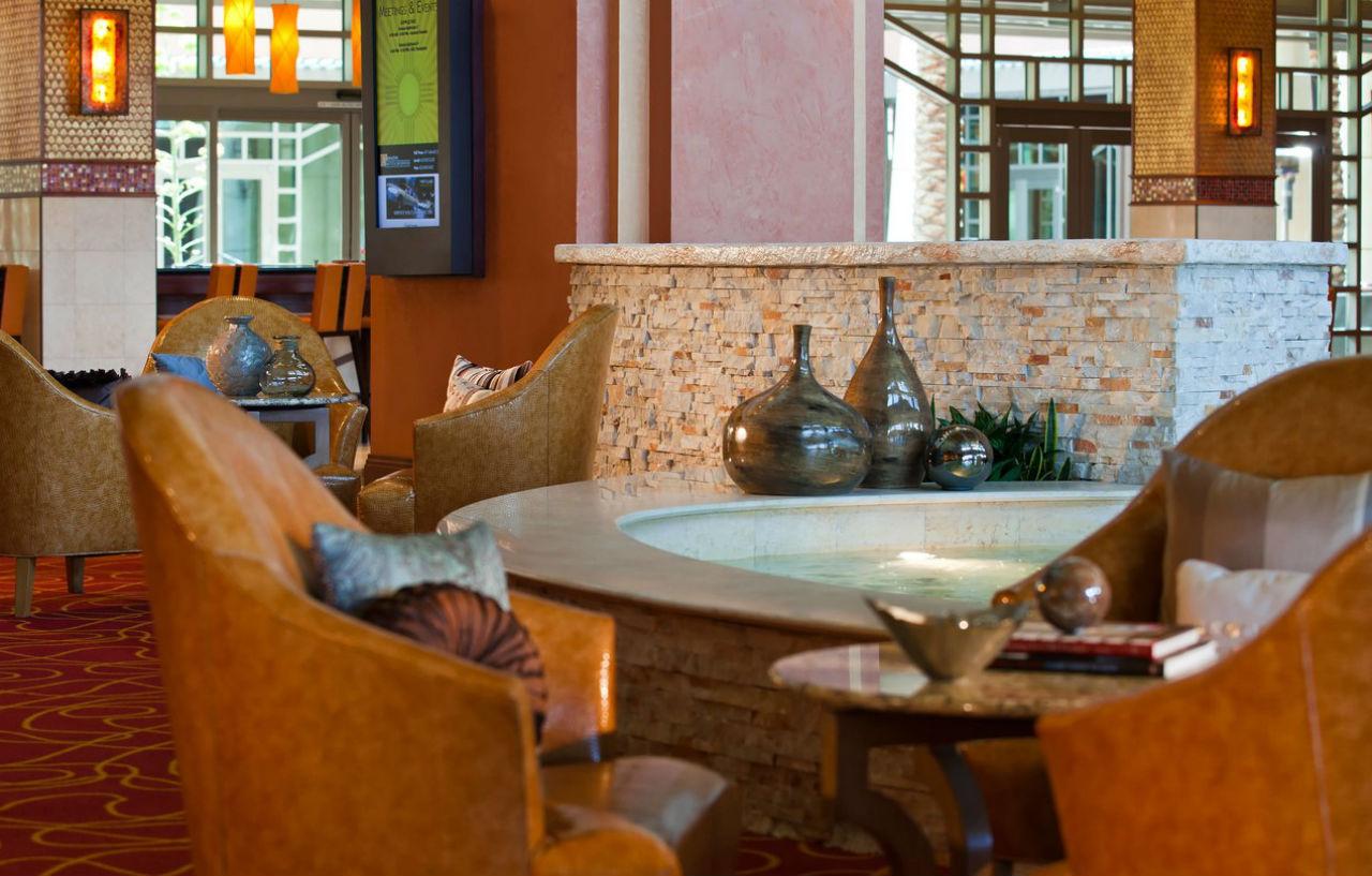 Renaissance Phoenix & Conference Center Hotel 4*